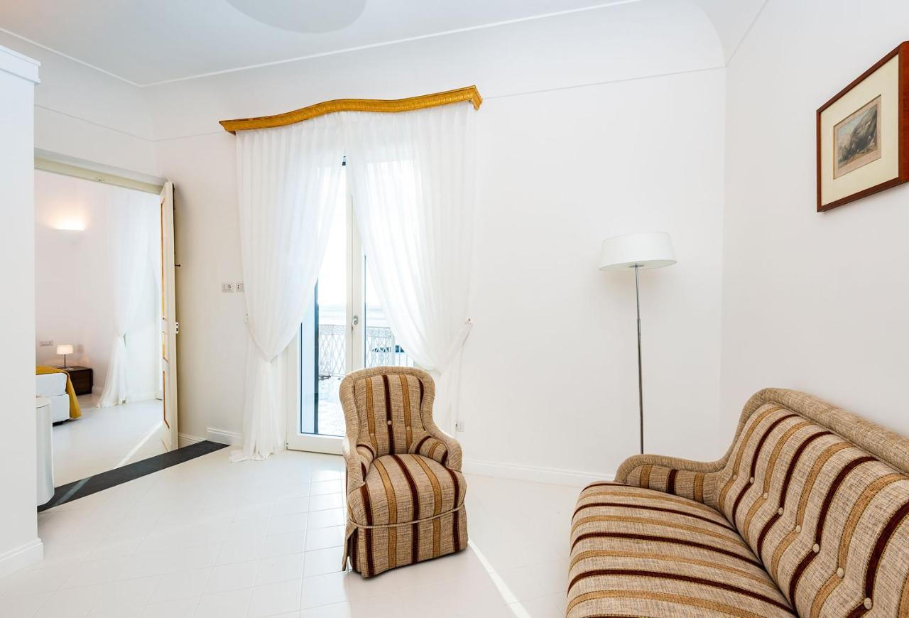 Amore Rentals - Palazzo Della Storia Амалфи Екстериор снимка