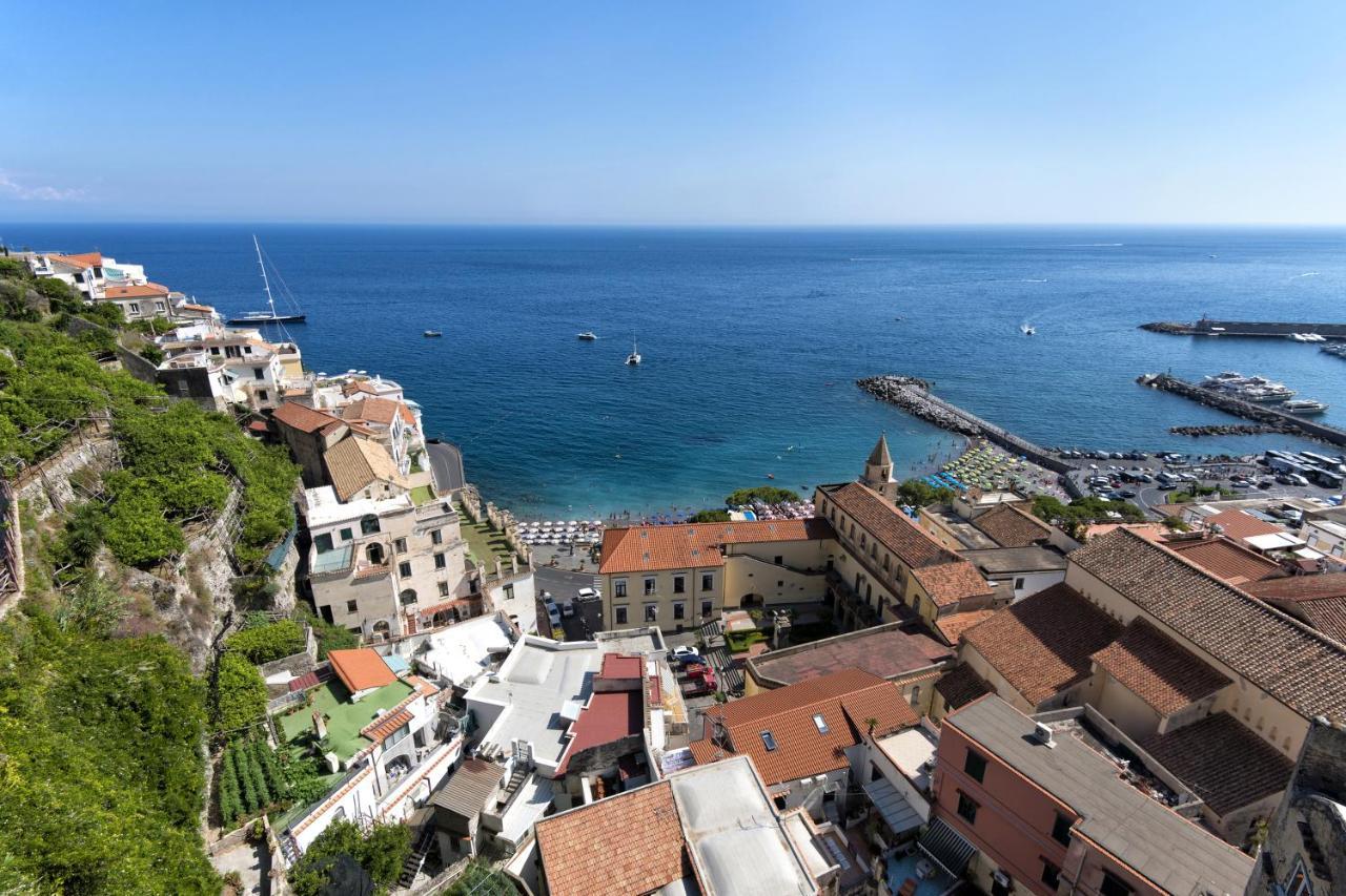 Amore Rentals - Palazzo Della Storia Амалфи Екстериор снимка